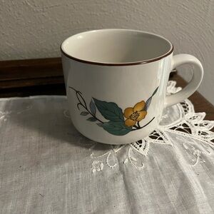 Elegant Floral Ceramic Mug with Yellow and Green Accents